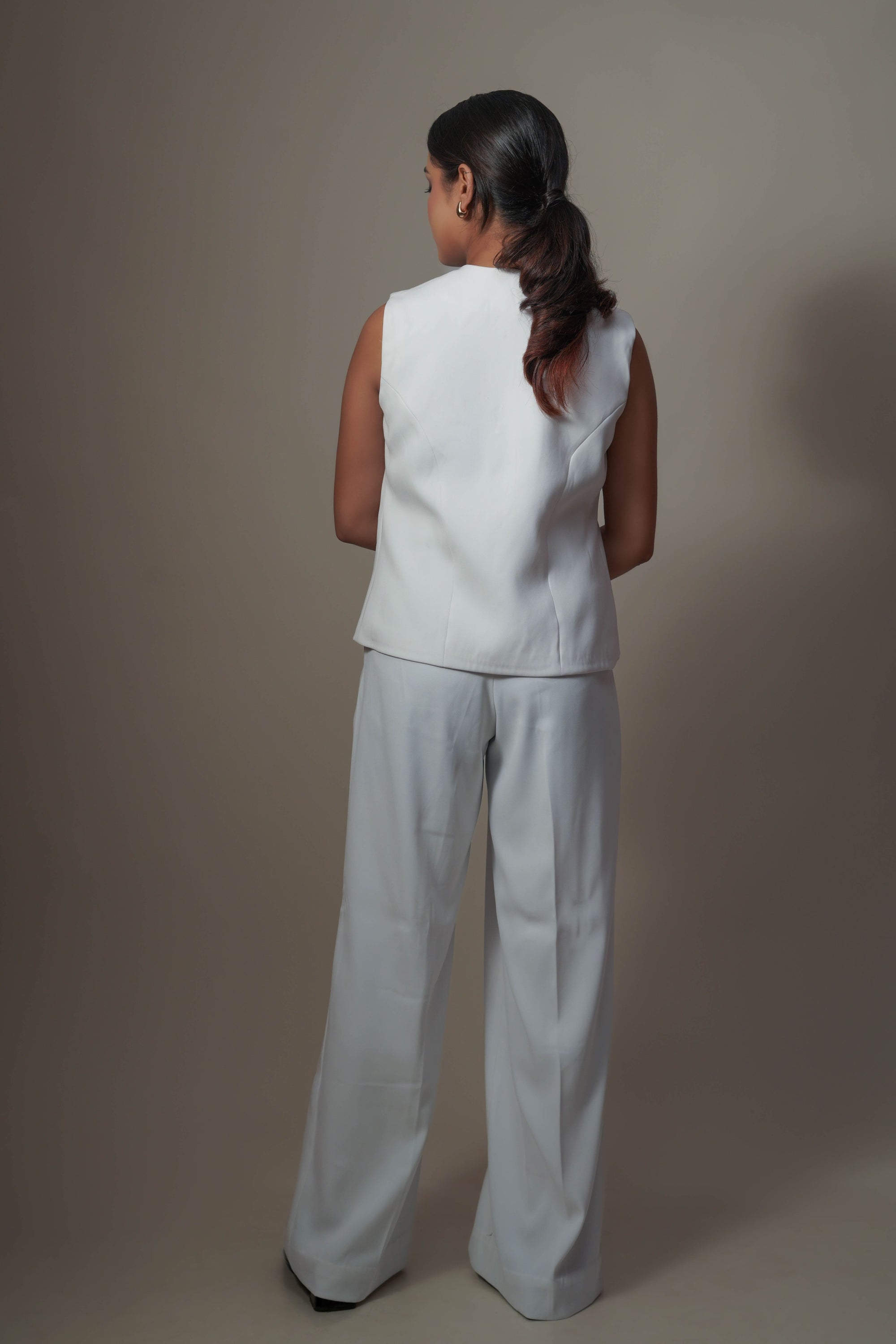 snow white vest + trouser